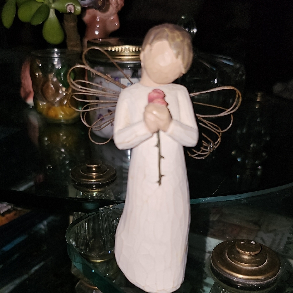 VINTAGE Willow Tree Loving Angel 2002 Flower Rose Sculpture Figurine Home Decor